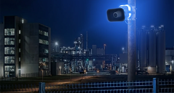 IP tölcséres hangszóró stroboszkópos jelzőfénnyel
